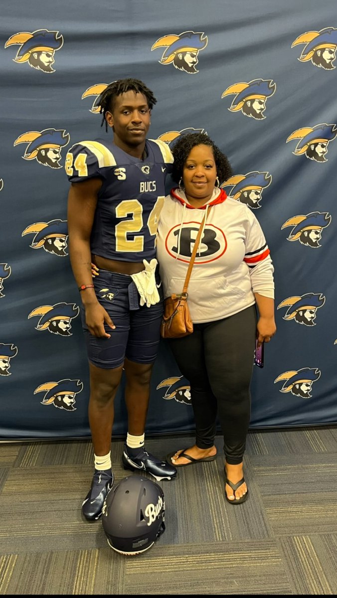 beasley0216's tweet photo. Big Thanks to @CSUFB for having me today !!💙 @CoachZJohnson22 @_CoachTBell @bowdonrecruits @DreamWay7v7 https://t.co/kiW0cud3kd