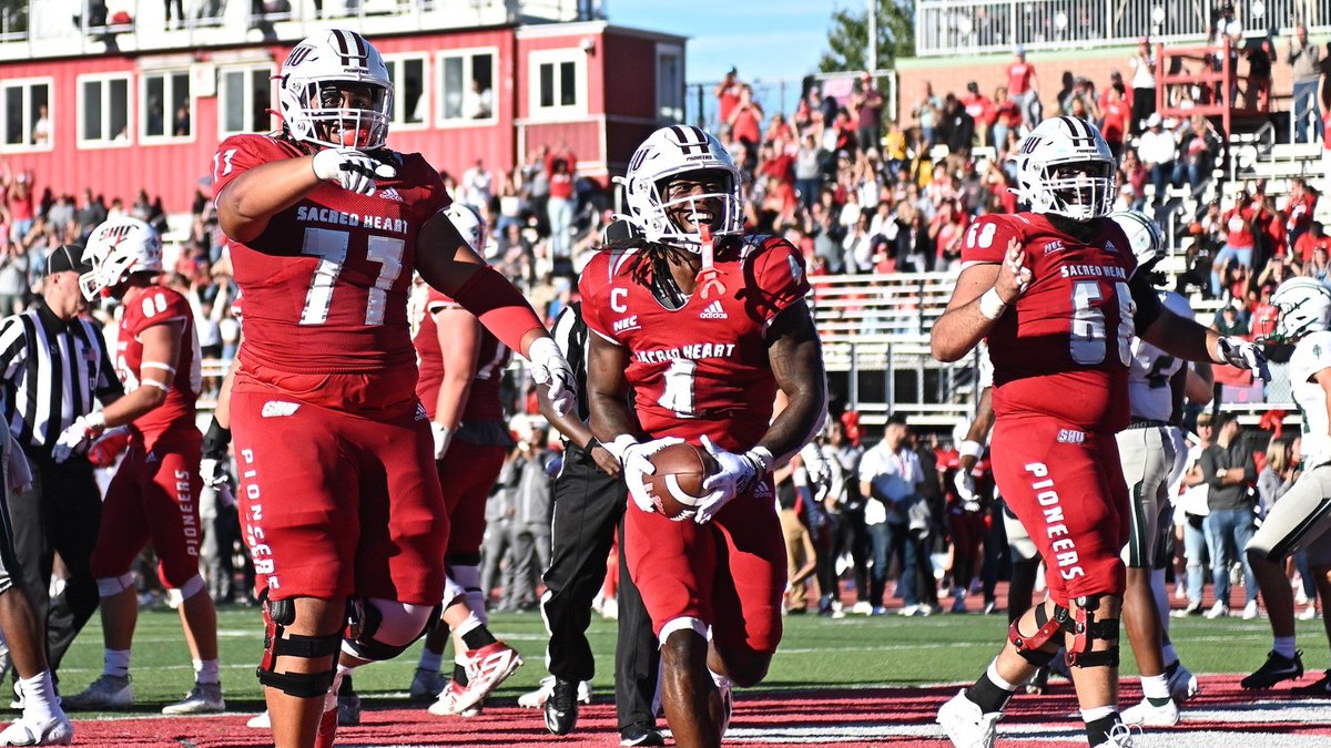 After a great conversation with @CoachWoodring71 I am blessed to receive an offer from Sacred Heart University!! @BallCoachC @CoachMartinESA @coachbeats @WillistonFB @Watson_718 @SupremeAthlete_ @CoachMarkCT