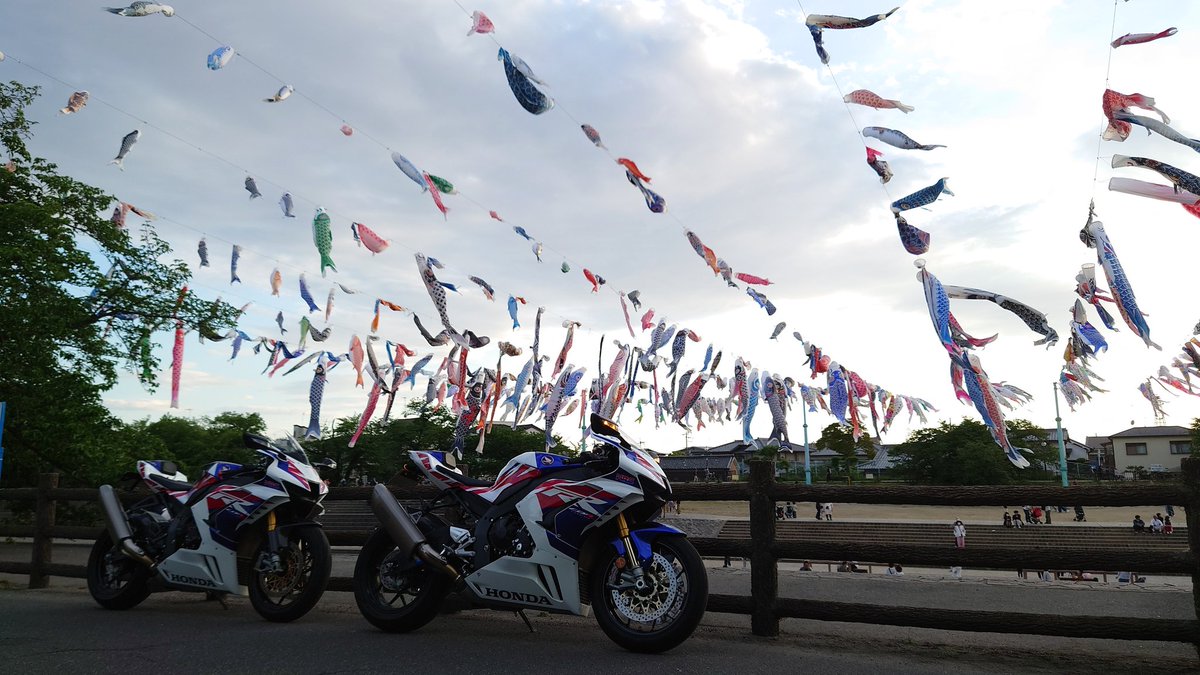 jun_bikelife's tweet photo. 名前:よしじゅん
性別:男
年齢:40代
住み:大阪
愛車:cbr1000rrr 30th
　　　マジェＳ
　　　タクト50
趣味:バイク、野球観戦(阪神ファン)
一言:インスタメインです！インスタもフォローよろしくお願いいたします。

#バイク乗りとして軽く自己紹介
#バイク乗りとして自己紹介 
#CBR1000RRR https://t.co/VbuOEM770Q