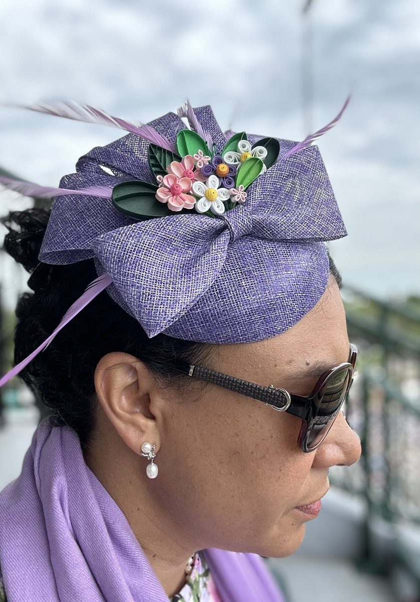 I couldn’t find a fascinator to go with my dress so I made one. #quilling #fascinator #derby #artist #wearableart #fashion