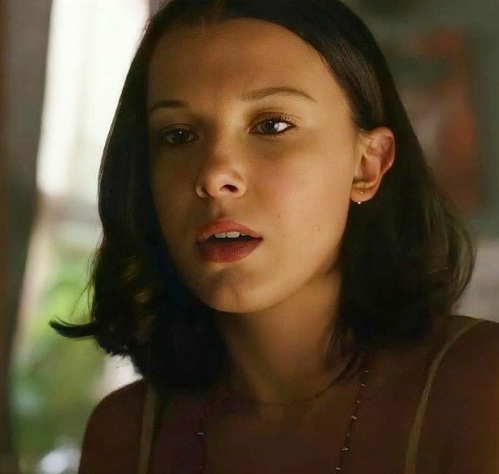 deadsince1987's tweet photo. ela linda de cabelo curtinho e depois a mae divorciada 😭 é bizarro a forma que estragaram ela https://t.co/mDBdc9Tefn