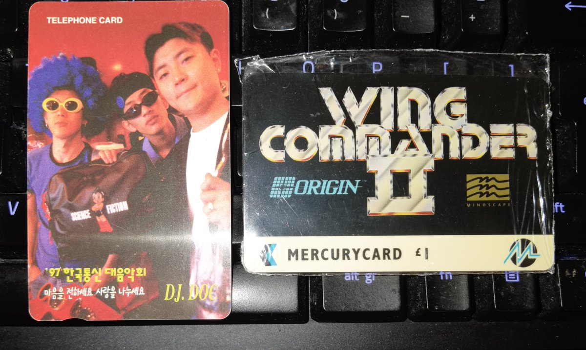 7Ten's tweet photo. Snagged cheap phone cards in a sea of overpricing. Getting Gen X Kpop stuff is as hard now as it was in the 90s lol.
And a UK Wing Commander II
£1 phone credit 😆
#Kpop #FINKL #SechsKies #Jekkie #DJDoc #90s #WingCommander #PhoneCards #Landline https://t.co/BwcKrd2iqb