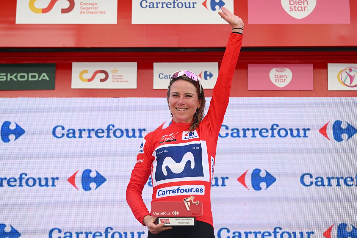 We faught hard as a team today and I am happy our plan worked out. One more, very hard stage, tomorrow in @LaVueltaFem 🇪🇸. An update: annemiekvanvleuten.nl/nieuws/rode-tr… #LaVueltaFemenina

📸: Getty Images