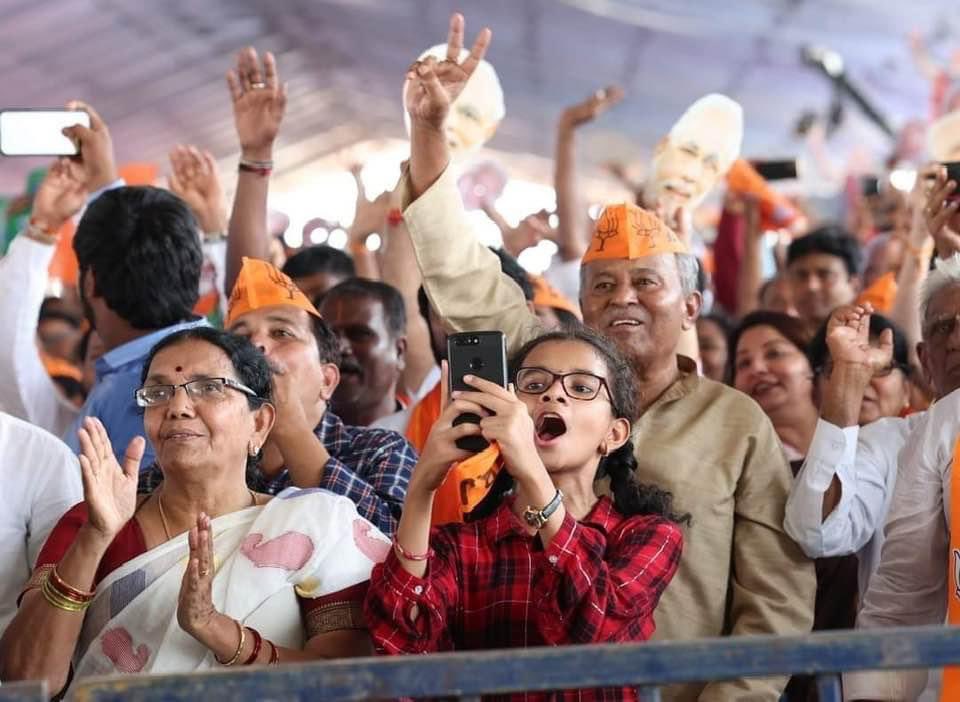 ckanthyg's tweet photo. Continued..
in the evening, she used to allow me to paste posters of @BJP4Karnataka or do any work related to party. This is just an example of my family but similarly there are millions and millions of hard core karaykartha”s like my mother and their dedication, commitment.. https://t.co/StT1NtPes8