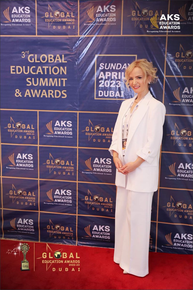 AKS Küresel Eğitim Ödülleri  töreni 30 Nisan'da Dubai'de gerçekleştirildi. AKS Türkiye elçisi ve tören sunucusu olarak meslektaşlarımın isimlerini anons etmekten onur duydum. 
<a href="/being_sarvesh/">Sarvesh Jagdishraj</a> <a href="/aks_awards/">AKS AWARDS</a> <a href="/Mahesh_AKS/">Mahesh Kamra</a> <a href="/kamra_dinesh/">Dinesh Kamra</a>