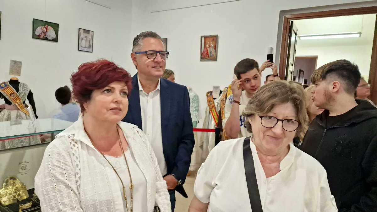 CsManises's tweet photo. @csmanises en la Inauguración de la Exposición de Trajes de las Falleras Mayores de Manises. Si te gustan las #Fallas y la maravilla de Trajes de las Falleras no te la puedes perder.
#CSconLasFallas
#CSconLasTradiciones
#CsConManises https://t.co/wCEJWnzGYL