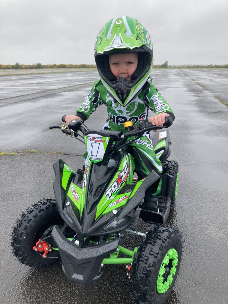 HarryDoesLife_'s tweet photo. We’re wet, cold, dirty and we stink of 2-stroke exhaust fumes and petrol. 

What an absolutely fan-fucking-tastic day with my right-hand man.

💙 https://t.co/ZEcK4GVY8O