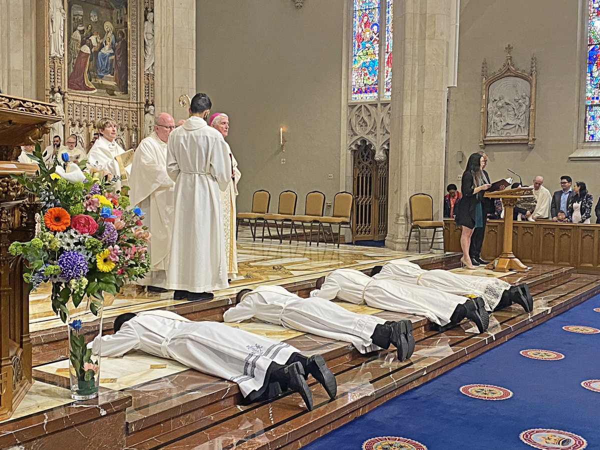 DioceseHamilton's tweet photo. Congratulations and blessings to our four newly ordained priests - Father Carlos Diaz, Father John Ha, Father Paul Niesiobedzki, and Father Jonathan Reitzel! https://t.co/eHbzYMEy7b