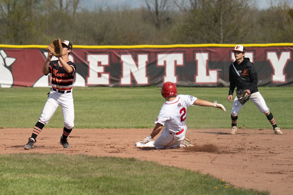dawgbaseball15's tweet photo. More pictures of our game this past week courtesy of @thatsbyrae https://t.co/JSHZWMhD8C