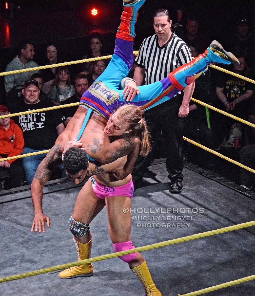 HollyLPhotos's tweet photo. . @RingleaderM & @Blazin_Lyon vs. @RodneyWrestles & @MrMGreyson w @Mileywrestler @smashwrestling
#smashwrestling #maneevent #booksandlooks #tagteamtitles #prowrestling #indywrestling #photography #sportsphotography #nikon #hollylengyelphotography #hollyLphotos https://t.co/opuTHKoc0m