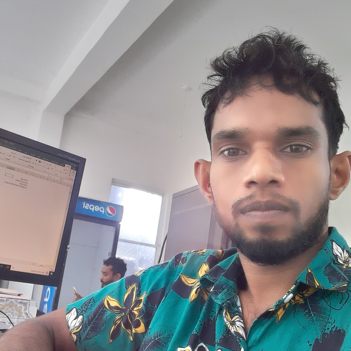 _niroshan__'s tweet photo. #NewProfilePic https://t.co/GiqPjrjbOe