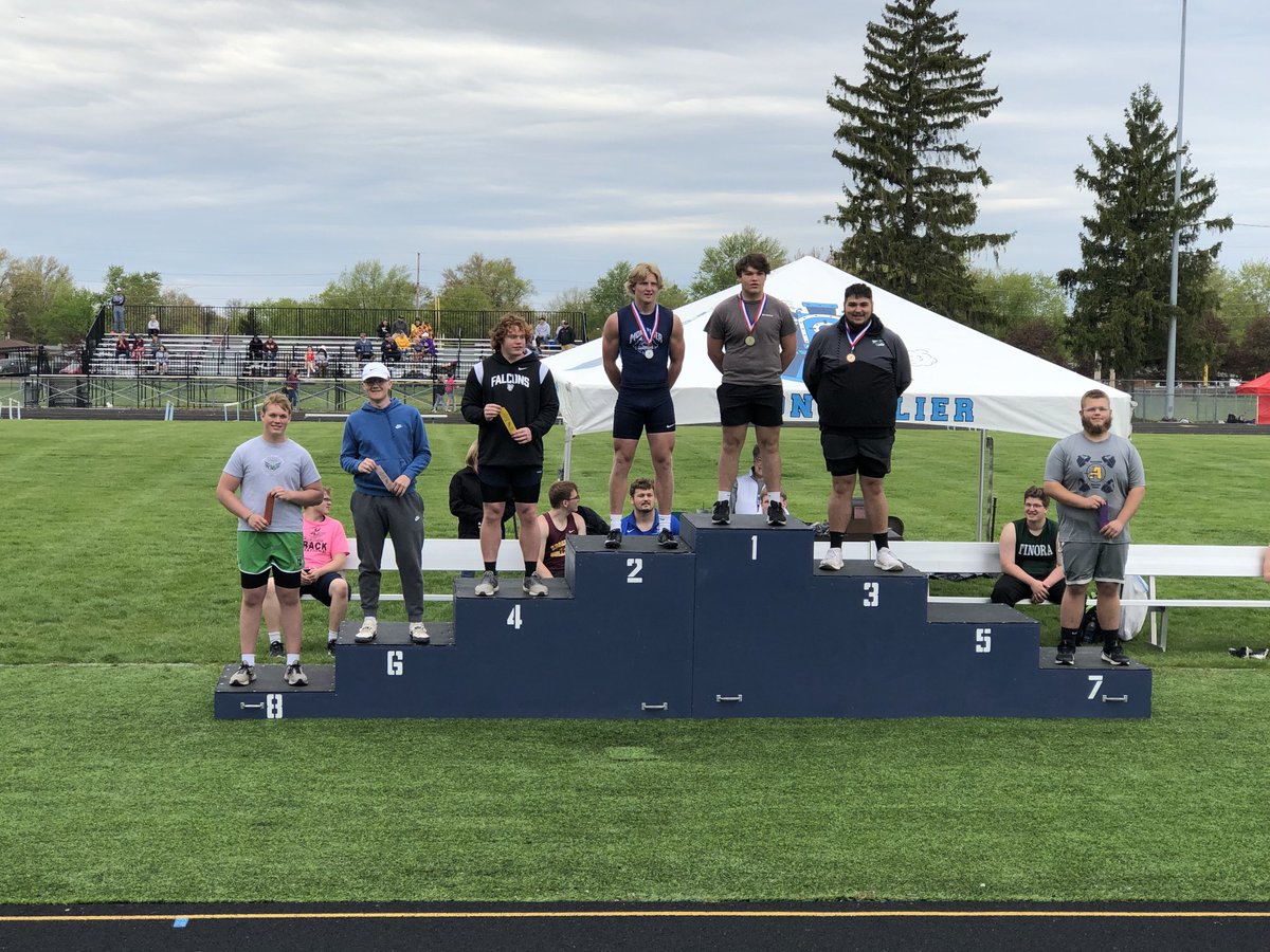 MEmom0304's tweet image. ⁦@AlexxUpdike⁩ made the podium at the Montpelier invite!  Great job!  So proud! 😁 
♥️🤍💙 #PHStrong