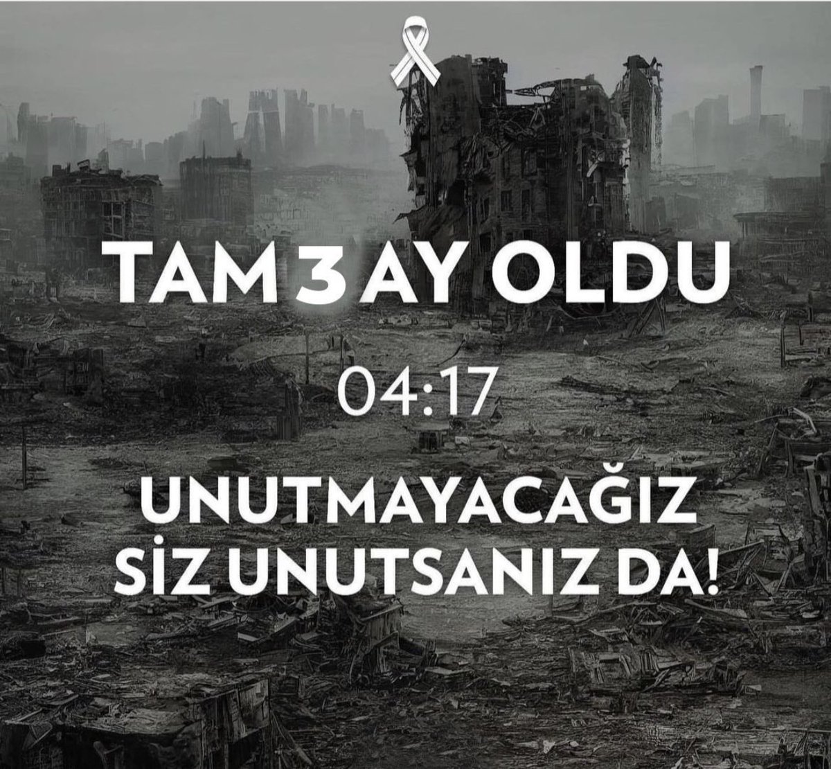 Emlkbnkkatliami's tweet photo. Peşindeyiz!
Gün gün sayacağız, bekleyeceğiz hesap sormak için!
90 GÜNDÜR kaçaksınız ama daha fazla kaçamazsınız!
Giden canlarımız, iki dünyada peşinizde olacak!
Sevdiklerimizin kanıyla sahip olduğunuz güç sizi koruyamayacak!
#isiasortakdavamız
#emlakevlerikatliamı 
#ezgiapartmanı https://t.co/A49l4ghoVp