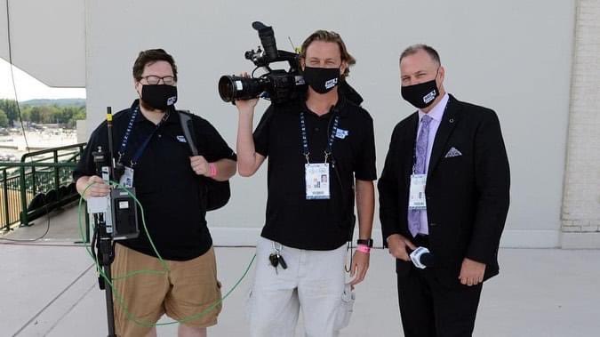 EveryDayWeekley's tweet photo. I gotta tell ya. It’s feels good not to be holding a giant antenna on Derby Day #kentuckyderby149 https://t.co/HVpouTTNvM