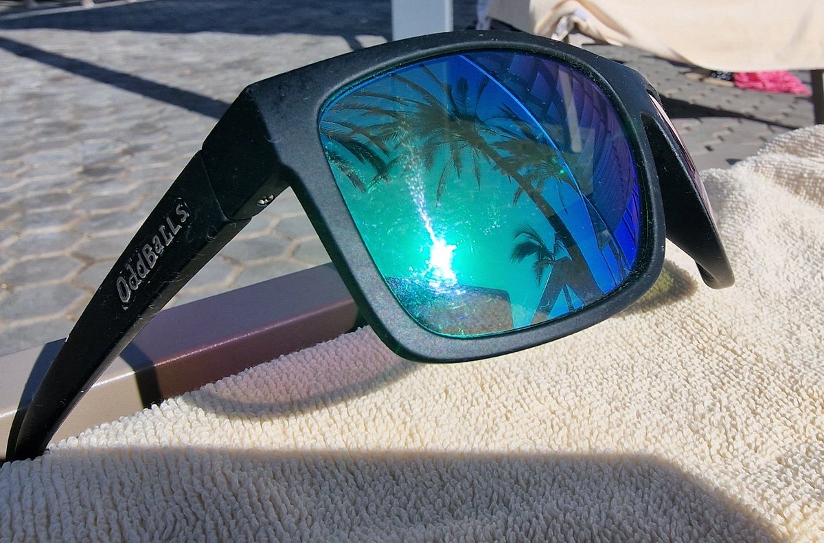 NiftyNickH's tweet photo. Some people spend hundreds on Ray-Bans, all I need is my trusty @myoddballs. https://t.co/34JkxdXaIe