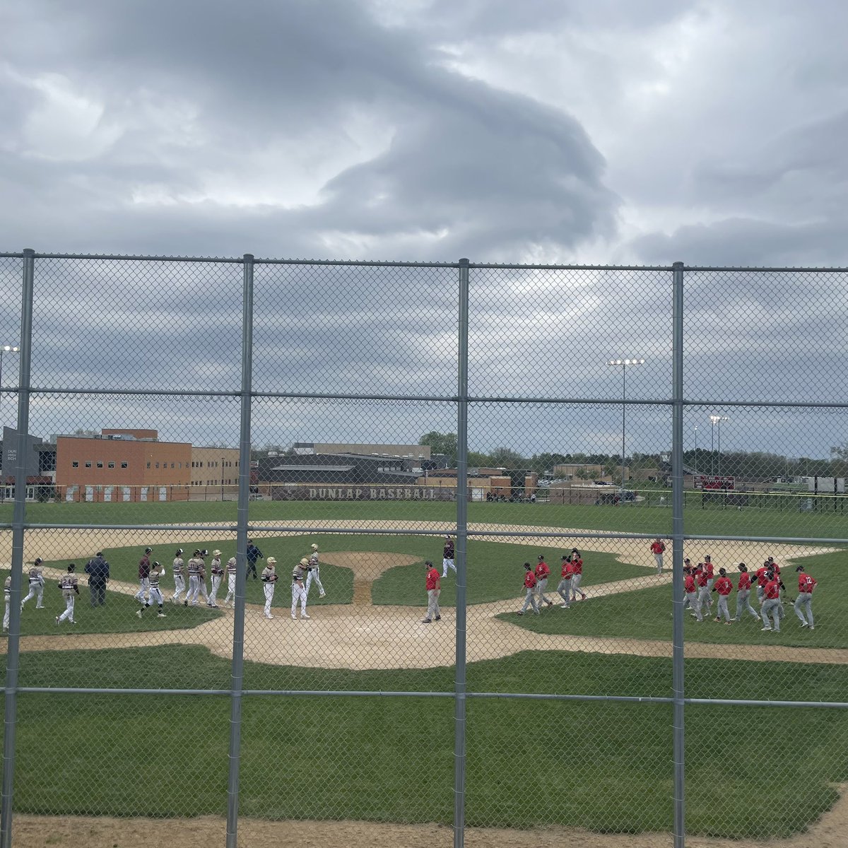 EagleBaseb_DHS's tweet image. Dunlap loses to Springfield 7-0 on senior day. Record is now 13-11-1. #AttackMode @hoijim @KurtPegler