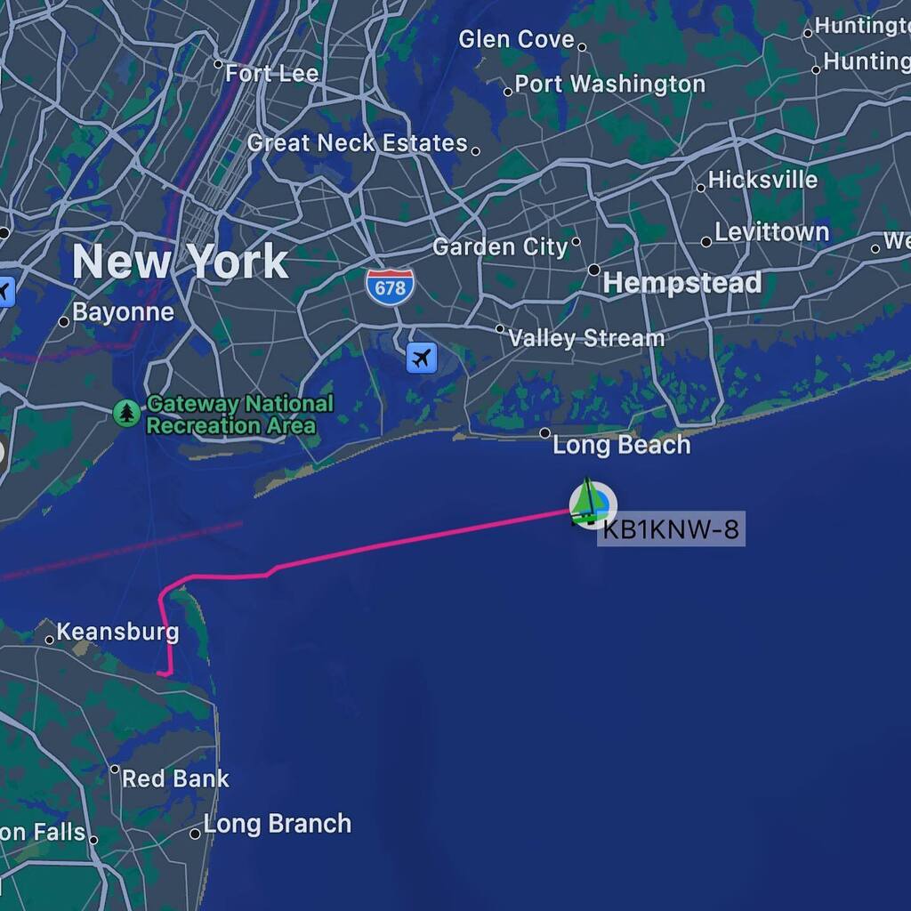 eLearningChris's tweet image. Off we go to Newport RI.  We should arrive in the morning and with luck will be safely at anchor in our favorite spot before lunch. 

Conditions are perfect and with luck the forecast holds for our trip. 

Think we’re going to try and stay just to café days in Newport since …