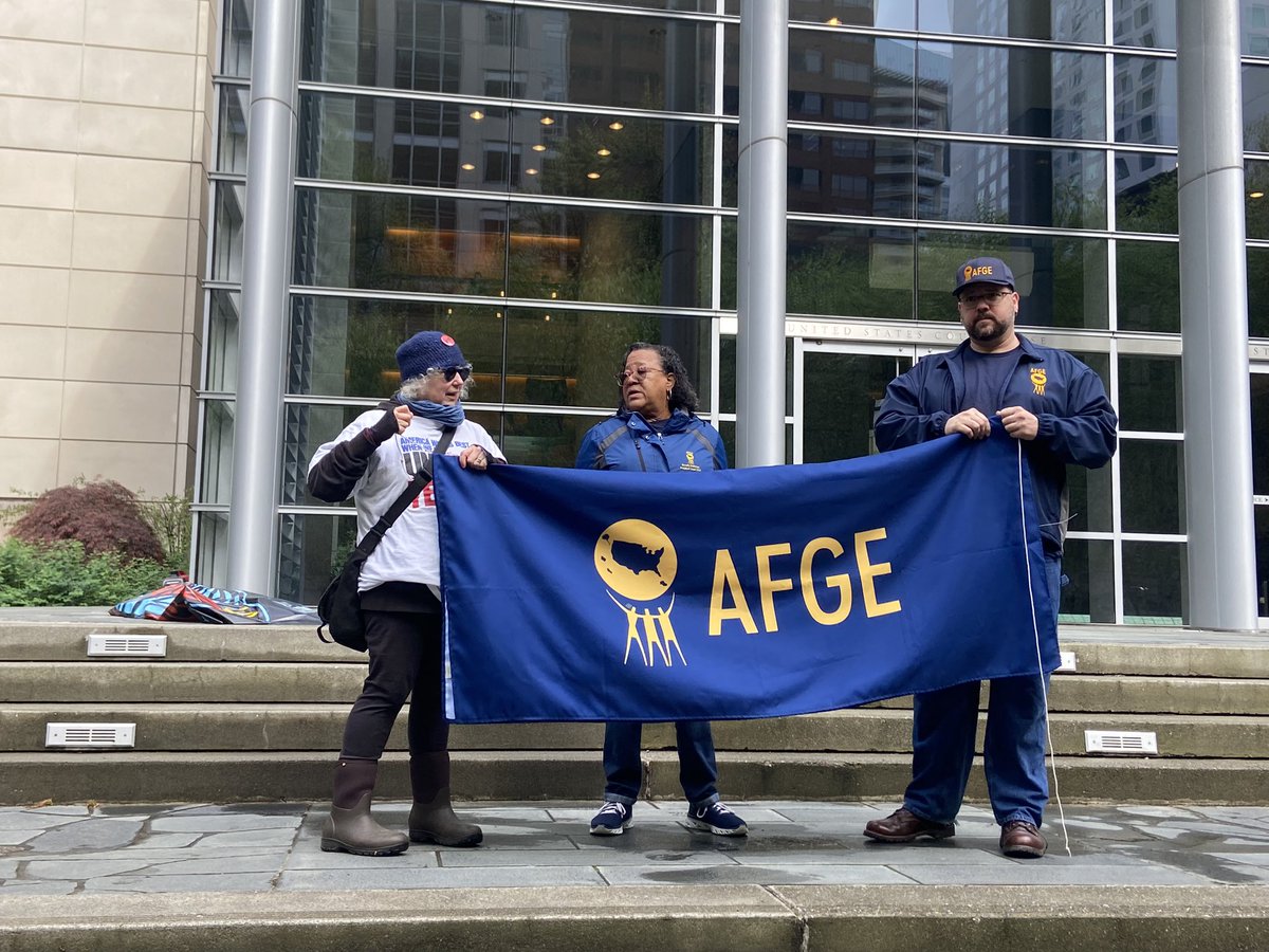 Union members from 20 unions endorsed this rally to #DefendTheRightToStrike including @AFSCME @AFGENational : we won’t let the @USSupremeCourt attack workers’ most vital tool!