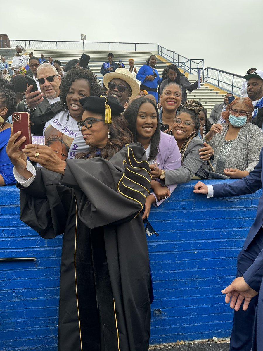gloverpres's tweet photo. Commencement at Tennessee State Univ was incredible today with TSU alum Oprah Winfrey as keynote speaker. She was absolutely amazing! The students were inspired, family members were excited, and alums were proud. Thank you Oprah for who you are and all you mean to TSU. https://t.co/nh5z68H9RR