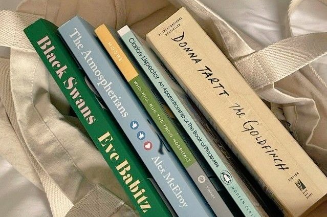AcademiaDreams's tweet photo. Ode to literature https://t.co/TKJIdyXbrX