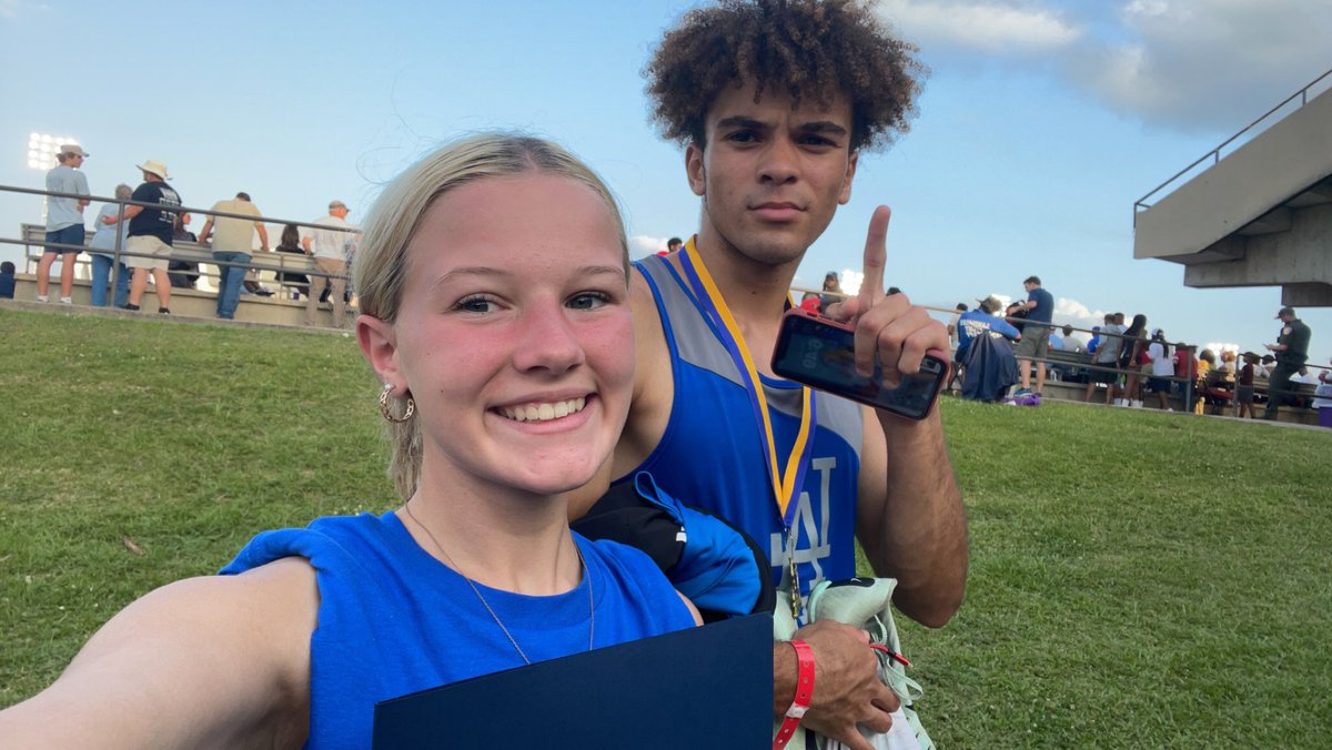 brookly11592567's tweet photo. state 2A champion ❤️🥇 https://t.co/7FTonTnjJm