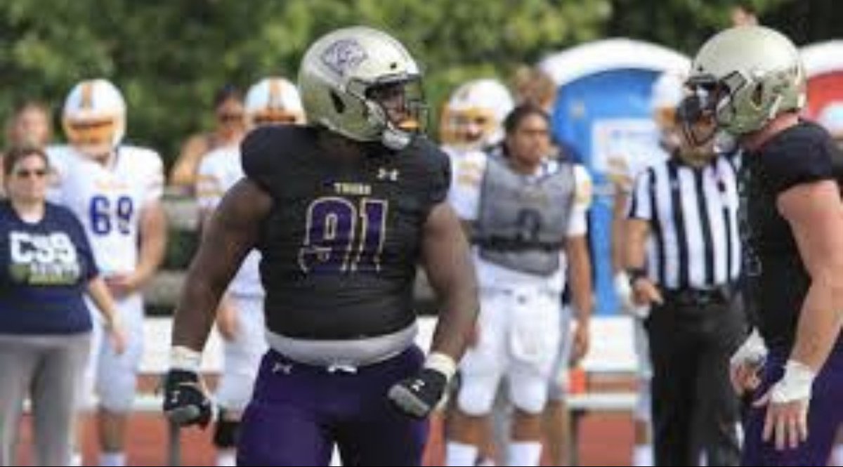 Marcus Bullard (@marcusbullard15) on Twitter photo #blessed To receive an offer from The University of the South!🟣⚪️ <a href="/CoachMacSewanee/">Andy McCollum</a> @tyler_eady <a href="/CoachCreasy_OHS/">Kevin Creasy</a> <a href="/Coach__Watson/">David Watson</a> <a href="/Marcus_B9/">Marcus Bryson</a> #blessed To receive an offer from The University of the South!🟣⚪️ <a href="/CoachMacSewanee/">Andy McCollum</a> @tyler_eady <a href="/CoachCreasy_OHS/">Kevin Creasy</a> <a href="/Coach__Watson/">David Watson</a> <a href="/Marcus_B9/">Marcus Bryson</a>