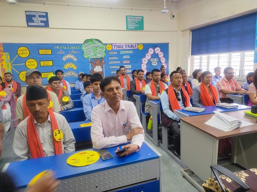 Inspiring the world

After successfully starting #HappinessCurriculum as Hamro Khushi in Nepal by one of the municipalities, another batch from the same country visited Delhi to know more. They went to Delhi Govt Schools and interacted with the #HappinessTeam in DIET BNN.