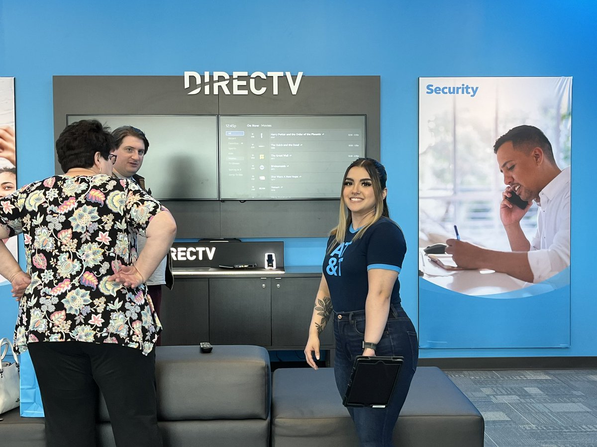 <a href="/therealhenryong/">Henry Ong</a> caught me slipping while closing a DTV sale! 
<a href="/Javi_Janeiro/">Javier Janeiro</a> <a href="/Mr_Feliciano20/">Erik Feliciano</a> @M_kearney33