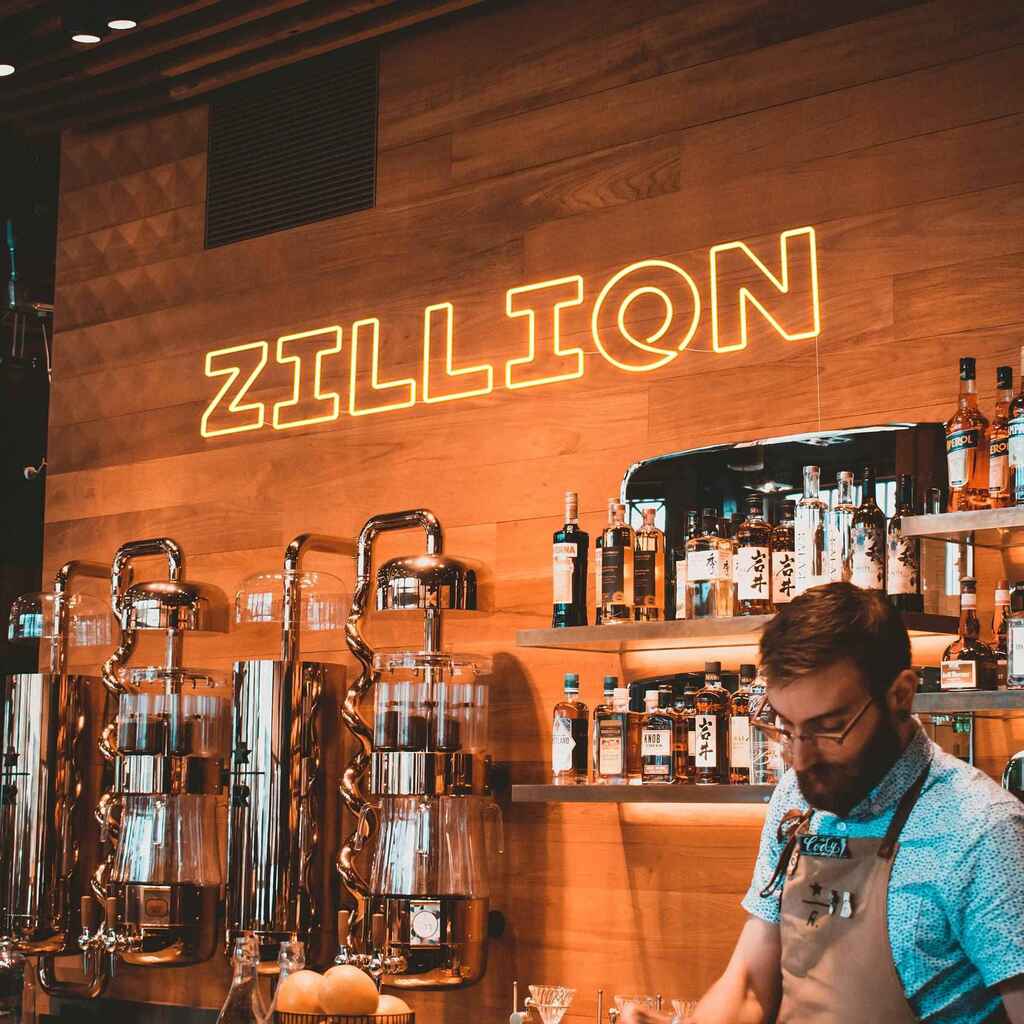 Got an empty space in your cafe or store? Spell out your brands name with our HiPattern with unique design and are easy to install! Link in bio!

#neon #neonsign #hineon #hipatternneon #lightupsign #signage #neonletters #bright #letterneonsign #letterrne… instagr.am/p/Cr6McRWNiIz/