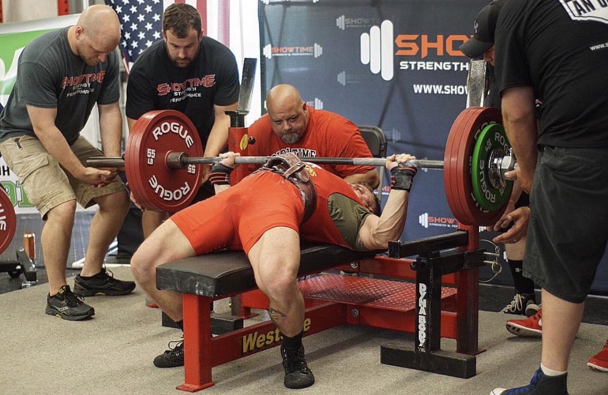 zachhomol_'s tweet photo. What’s you best bench? 

465 in gym 
450 in comp (181lbs) https://t.co/DlyzNhp3RC