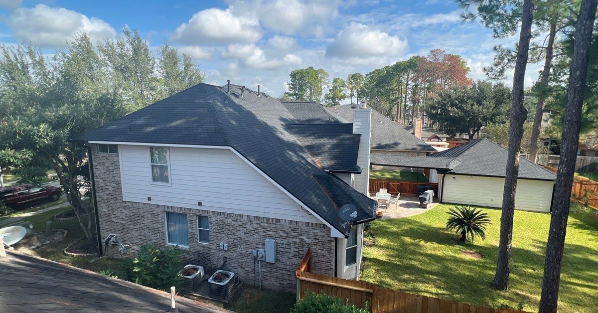 eliteroofpro's tweet photo. Don't let your old, leaky roof hold you back. Time to upgrade to the best of the best with Elite Roofing. We're not just replacing your roof – we're giving you a total upgrade. Trust us, your home will never look better.😍 #EliteRoofing #RoofReplacement #HomeMakeover #NewRo https://t.co/vJP8Sx53ri