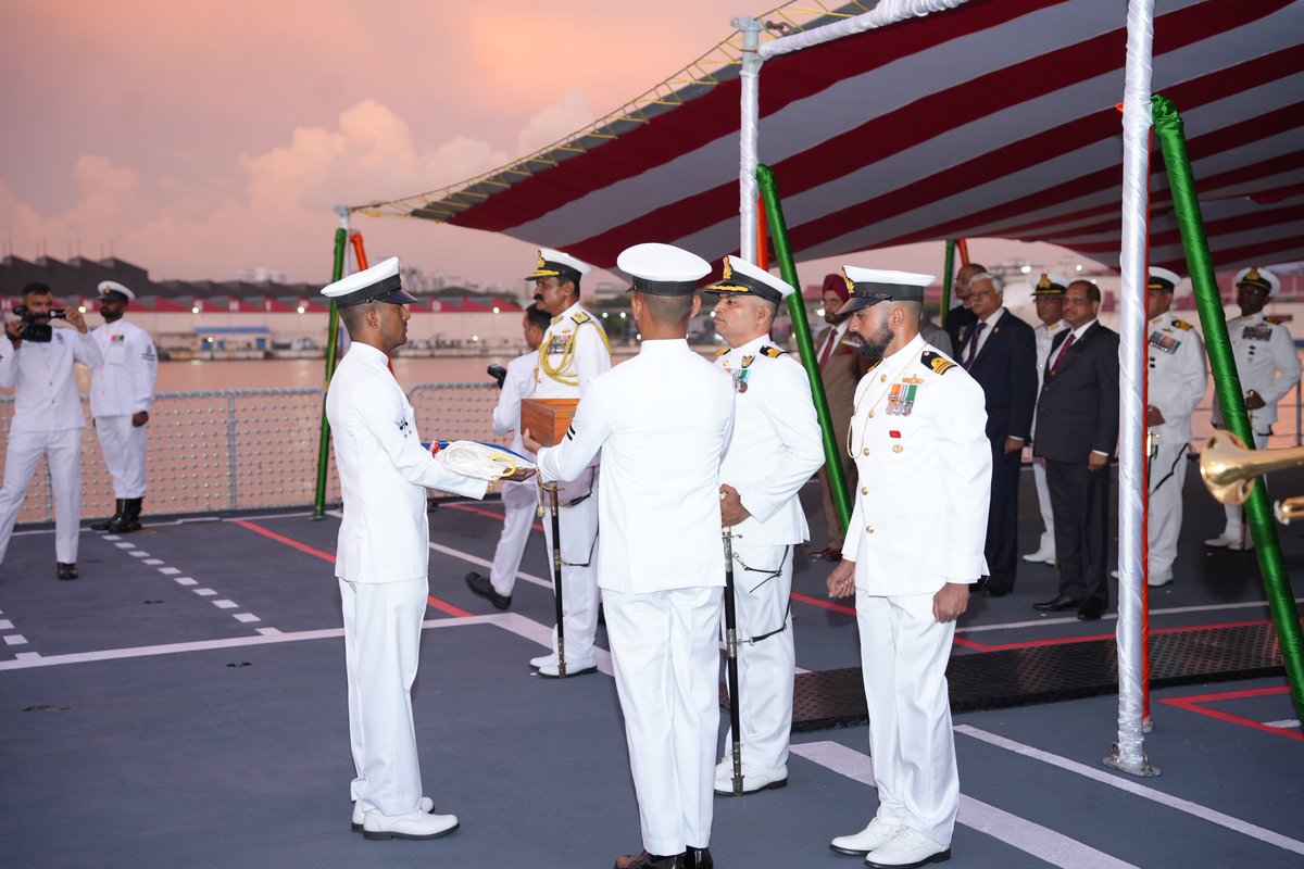 Commissioned in Jul 1987 by then CNS Adm RH Tahiliani, #INSMagar was engaged in wide variety of Ops. Notably, 2004 Tsunami Relief Ops, Op #SamudraSetu when &gt;4000 Indians were repatriated during #COVID19. Living by her Motto 'Sada Nidar Veer Magar', she would always be remembered.