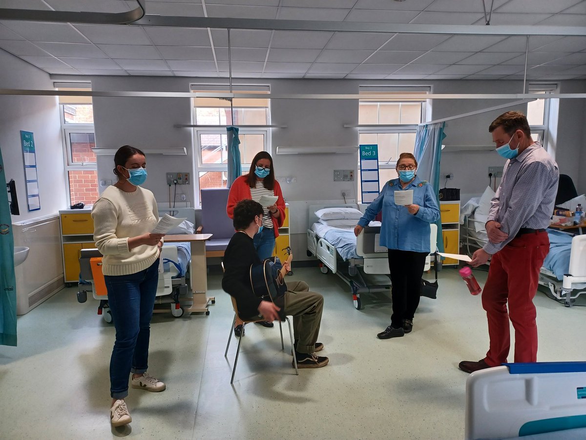 Julie Bates tweet media