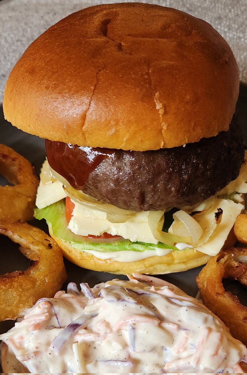 SBaxter77's tweet photo. In honour of our #King, #KingCharlesIII I thought it only right to force myself to have a #Burger,unusual for i know but this was not just any burger, a 1/2 pound #Coronation burger! #AbsolutelyBanging! #ManDown #FoodTrauma! Roll on pudding! #FatDay https://t.co/305GKm86sv