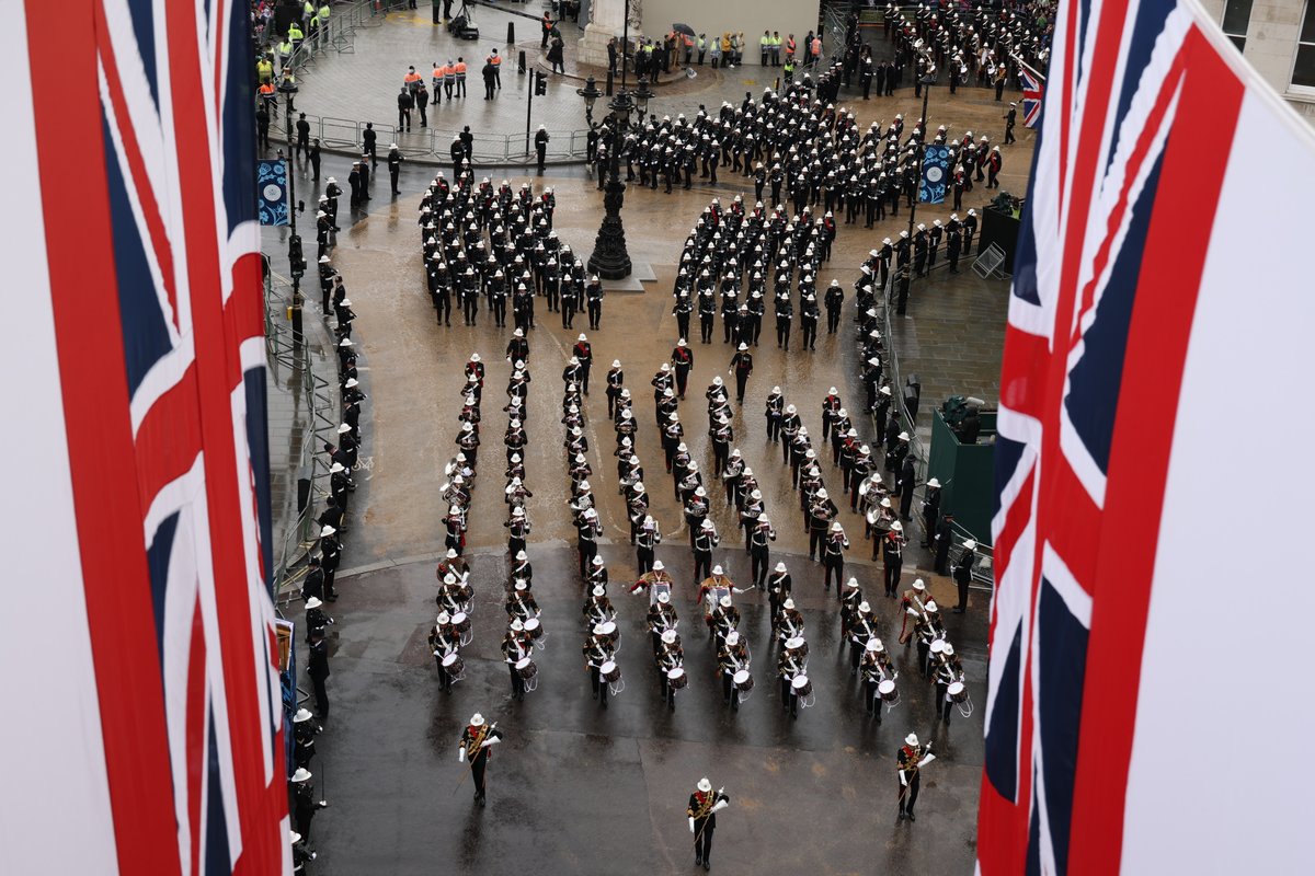 DefenceHQ's tweet photo. The largest ceremonial operation for 70 years. 

A spectacular display of military precision and professionalism for Their Majesties.

Thank you to all the Armed Forces personnel who made it a success. https://t.co/GZ86jkIRiS