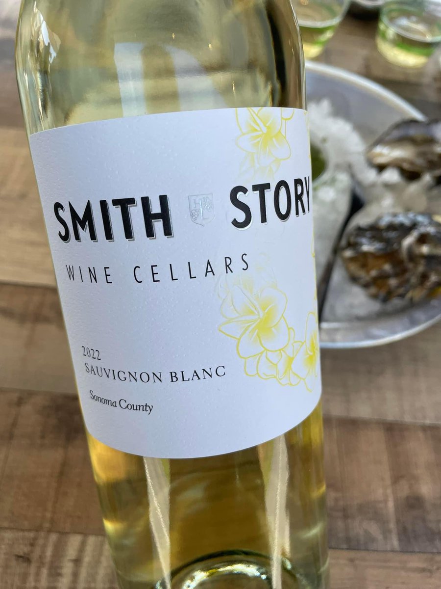 Check your inbox today, this #nationalsauvignonblancday ☀️☀️☀️☀️☀️ #sunshineinabottle #sauvignonblanc #smithstorywines #sonomawine