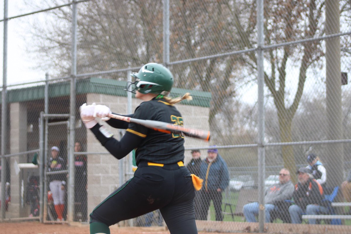 Ashwaubenon_sb's tweet photo. BERRITT HERR WITH A HOME RUN!! 🐆💚 https://t.co/O5hUM9Hb77