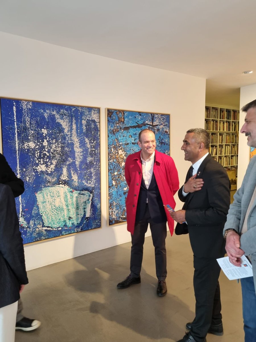 Zafer Partisi olarak Mehmet Günyeli nin Kader Denizi adlı resim sergisi açılışına katıldık.
#ZaferMeclise 
<a href="/umitozdag/">Ümit Özdağ</a> 
@turkaydemir 
<a href="/EleskovicHanna/">Hanna AkyüzEleskovic</a> 
@sedat_czyrloglu 
<a href="/DrTansuKucuk/">Prof.Dr.Tansu Küçük</a>