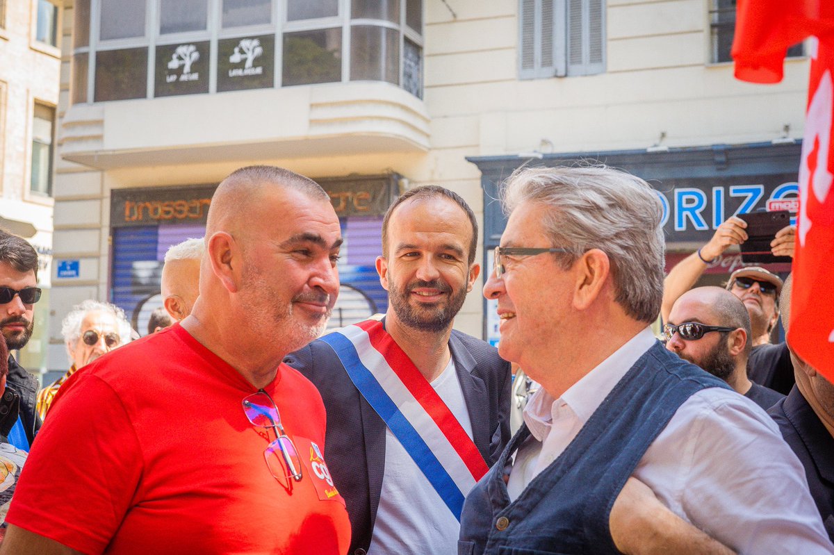 avecbompard's tweet photo. La Triforce

Mateu
Manu
Mélenchon 

Réunie, elle peut détruire le capital 🔺 https://t.co/vEh3ZdE8yG