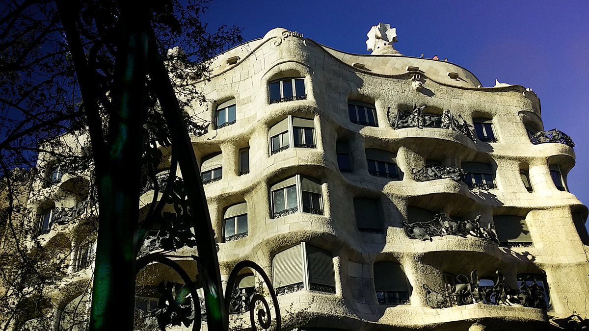 La Pedrera - Casa Milà De Gaudi. #gaudi #lapedrera #barcelona #catalonia #Spain #obukaskenky #travel #photography