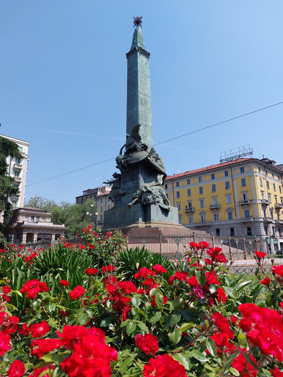 MilanoinMano1's tweet photo. Piazza Cinque Giornate in fiore
#Milano #Primavera https://t.co/kQLWwZ4JTo
