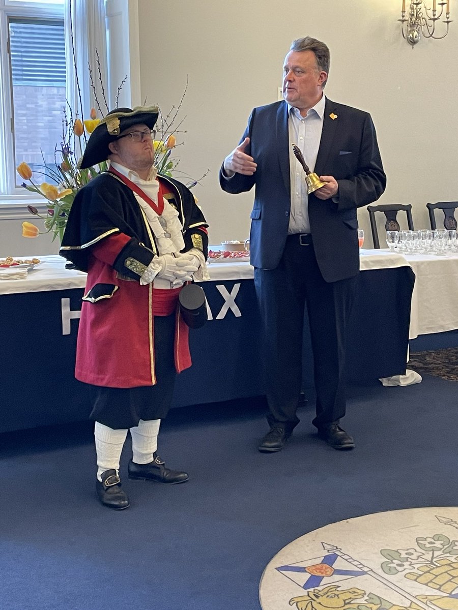 MikeSavageHFX's tweet photo. Yesterday evening we hosted the sponsors of this year’s @eastcoastmusic Awards at Halifax Hall and our Town Crier, Will Brewer kicked off the event. It was both an honour and a pleasure to thank the supporters of the #ECMAs as they celebrate their 35th Anniversary @hfxgov https://t.co/jcCAYD5ZnU