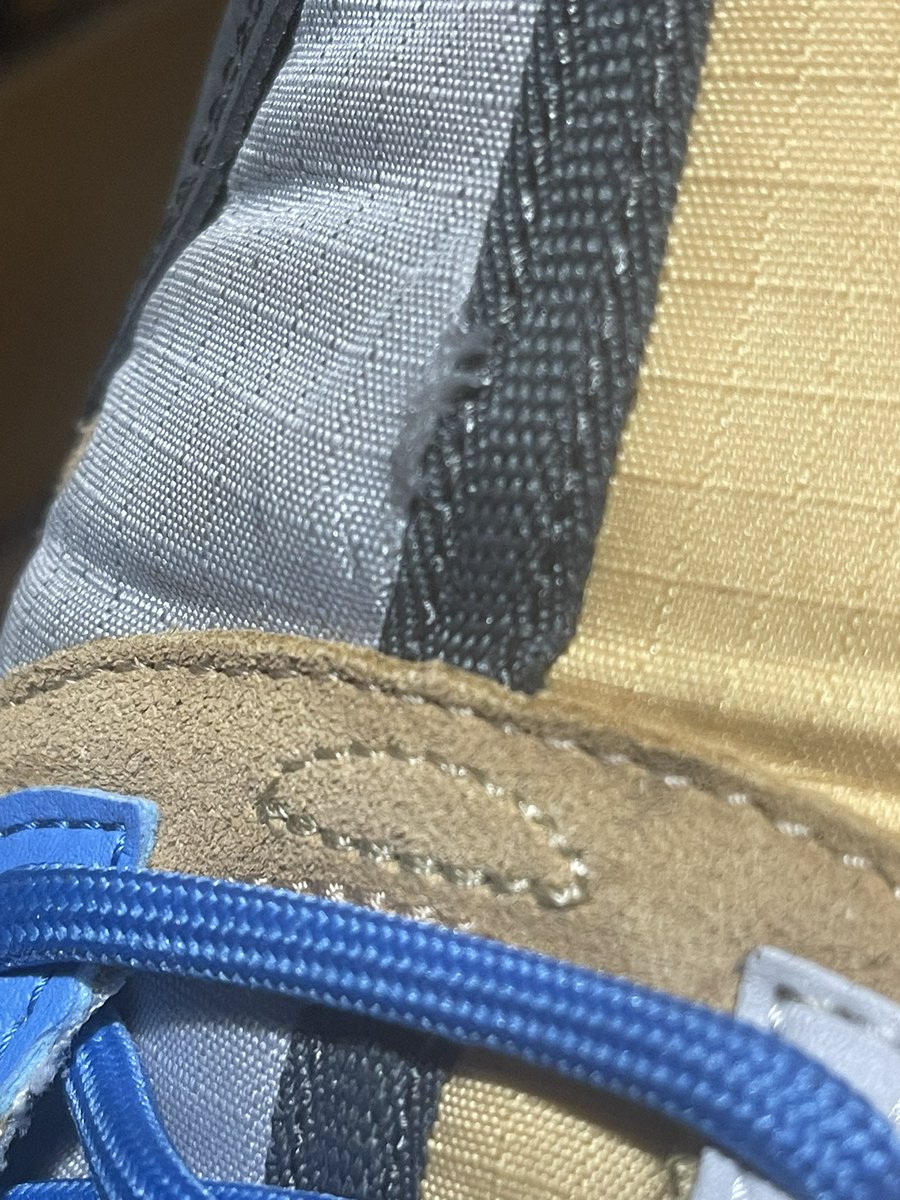 AndyMackguitar's tweet photo. Loved these @SauconyUK old schoolers but they’ve developed a hole in both in the same place after one wear 😢😢😢 https://t.co/82wmkjmWYL