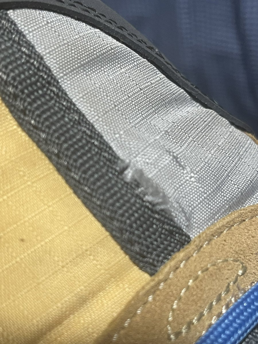 AndyMackguitar's tweet photo. Loved these @SauconyUK old schoolers but they’ve developed a hole in both in the same place after one wear 😢😢😢 https://t.co/82wmkjmWYL