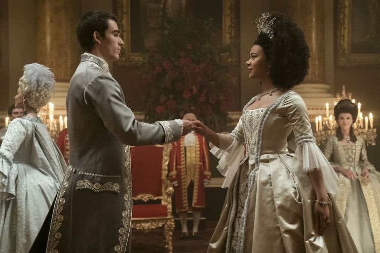 como pretender q estudie si lo único q puedo pensar es en q george se sometió a una tortura para poder estar bien con charlotte y no lastimarla y charlotte lo acompaño día y noche, lo ayudaba a calmarse y le dijo “i will stand between heavens and earth” LOS AMOO #QueenCharlotte