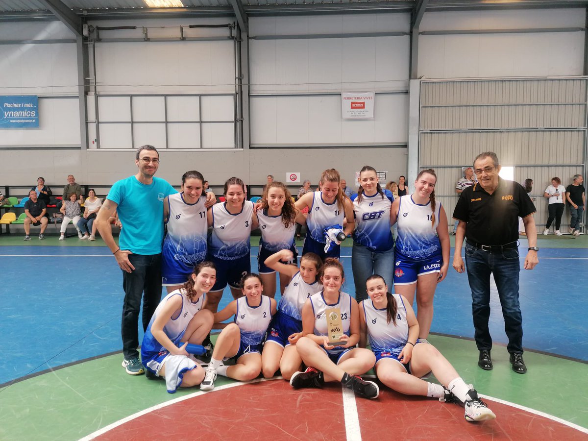 Tret de sortida a les finals territorials que decidiran les lligues de la nostra RT!
Avui el Junior Territorial femení C, el @cbbalaguer ha guanyat al @cbtorrefarrera per 55-38 a la final disputada a Gerb.
Enhorabona noies!!!

#sombàsquet🏀🏀🏀 
#somformació 
#a100ambelbàsquet🏀