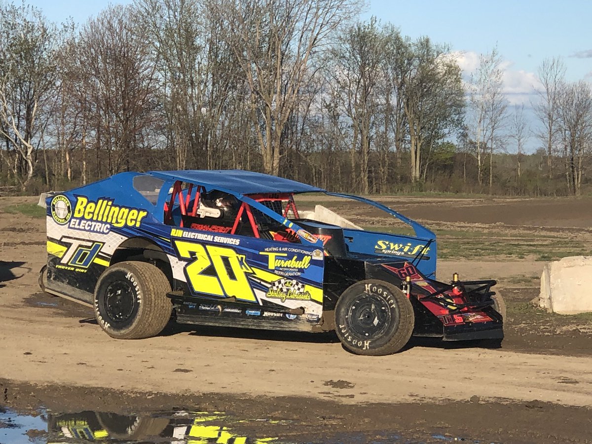 thinktankbrass's tweet photo. Such a cool tribute from Jackson Gill for Kyle Inman at @CanSpeedway last night. #20k #358modified https://t.co/FQb1GLqtLS