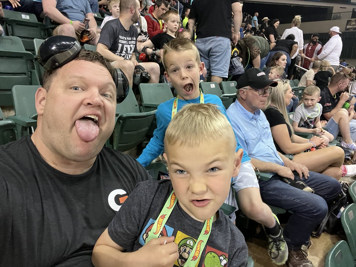 rossman171's tweet photo. #Hotwheelsmonstertrucklive

Havin fun with the boys https://t.co/NePFtuTXUr