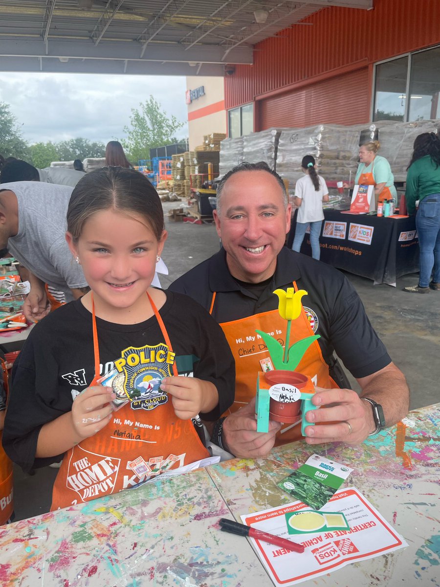 ChiefDougGoerke's tweet photo. Had an amazing time at the @HomeDepot Kids Workshop building planters. My planter needed a lot of work and would’ve been condemned. Thank God for Natalia, who was there to tell me that I was doing it wrong. She took over and built a beautiful planter for me. Thank you to Natalia! https://t.co/afaVdl0wYA