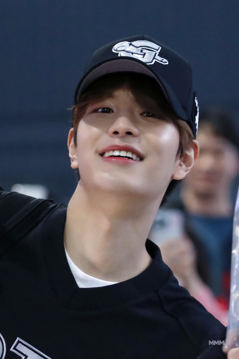 moment_922's tweet photo. 230506 사직야구장

#승민 #Seungmin #스트레이키즈 #straykids https://t.co/CQuExN8cwO